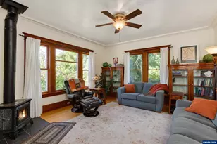 990 Taylor St, Mount Angel, OR 97362 - Photo 8
