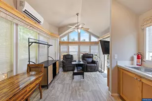 8372 Enchanted Wy SE, Turner, OR 97392 - Photo 10