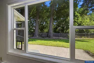2800 Dahlia Ln, Eugene, OR 97404 - Photo 6