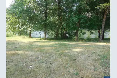 341 Locust St, Lyons, OR 97360 - Photo 18