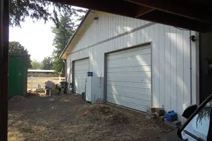 341 Locust St, Lyons, OR 97360 - Photo 8