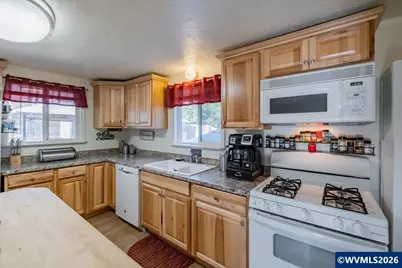 520 W Holley Rd, Sweet Home, OR 97386 - Photo 14