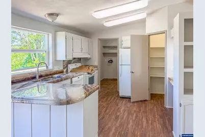 1848 Cochrane Ln, Dallas, OR 97338 - Photo 14