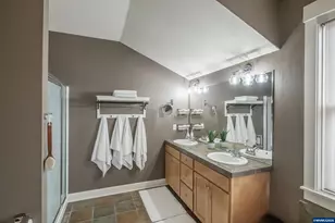 1390 Gwinn Street E, Monmouth, OR 97361 - Photo 28