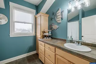 1390 Gwinn Street E, Monmouth, OR 97361 - Photo 32