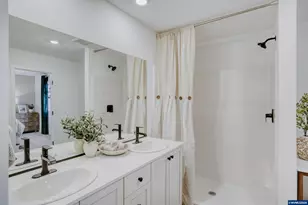 561 Spring Bl, Woodburn, OR 97071 - Photo 16