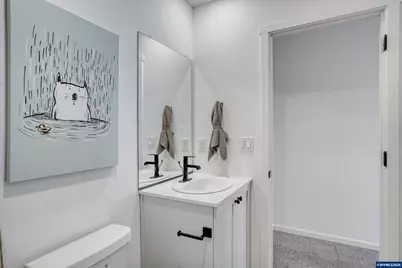 561 Spring Bl, Woodburn, OR 97071 - Photo 24
