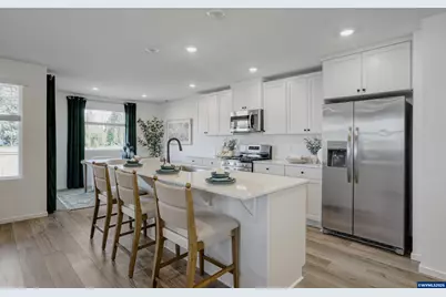 561 Spring Bl, Woodburn, OR 97071 - Photo 12