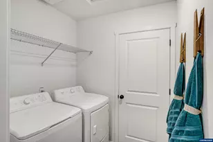 561 Spring Bl, Woodburn, OR 97071 - Photo 26