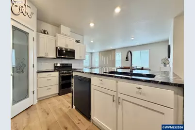 438 Greencrest St NE, Salem, OR 97301 - Photo 10