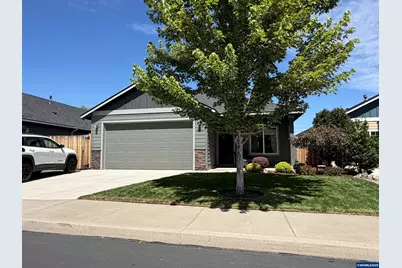 2955 NW Hemlock Ln, Redmond, OR 97756 - Photo 2