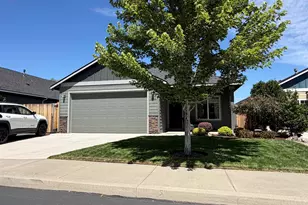 2955 NW Hemlock Ln, Redmond, OR 97756 - Photo 2
