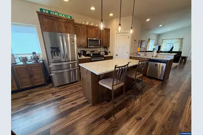 2955 NW Hemlock Ln, Redmond, OR 97756 - Photo 14