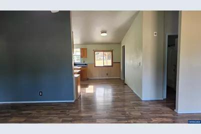 34125 E Lacomb Rd, Lebanon, OR 97355 - Photo 10