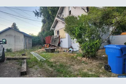 691 Highland Av NE, Salem, OR 97301 - Photo 2
