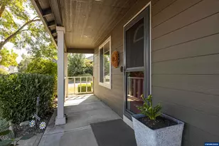 1198 Filbert St, Jefferson, OR 97352 - Photo 2