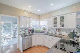925 Scepter Ct NE, Salem, OR 97301 - Photo 12
