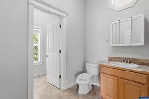 208 N 15th St, Philomath, OR 97370 - Photo 12