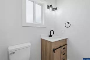 711 W Grant St, Lebanon, OR 97355 - Photo 16