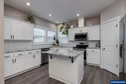 4889 Whitewater St NE, Salem, OR 97305 - Photo 8