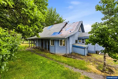 1715 Cascade Dr, Lebanon, OR 97355 - Photo 2
