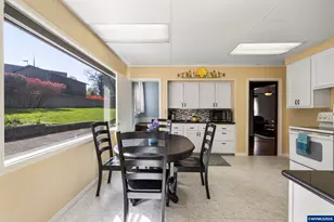 336 Hill St, Silverton, OR 97381 - Photo 22