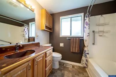 6776 Rochester St NE, Salem, OR 97305 - Photo 16