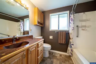 6776 Rochester St NE, Salem, OR 97305 - Photo 16