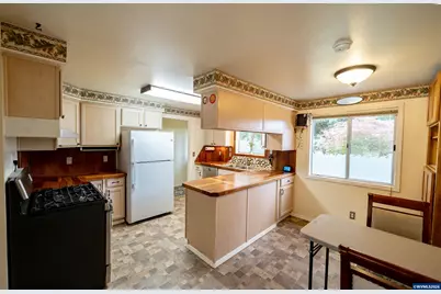 6776 Rochester St NE, Salem, OR 97305 - Photo 12