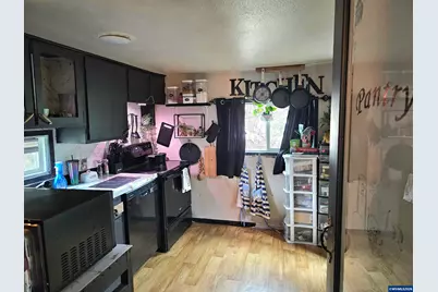 1817 Vine St, Sweet Home, OR 97386 - Photo 12