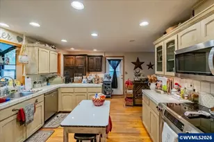 35003 Washburn Heights Dr, Brownsville, OR 97327 - Photo 10
