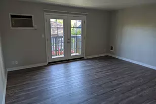 1207 D St NE, Salem, OR 97301 - Photo 2