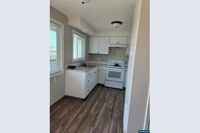 1207 D St NE, Salem, OR 97301 - Photo 8