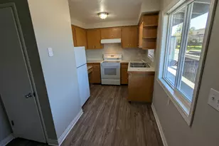 1207 D St NE, Salem, OR 97301 - Photo 6