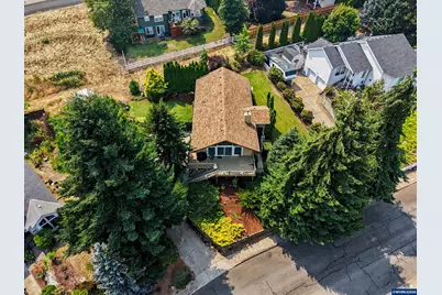 2451 SW Maplewood Dr, Dallas, OR 97338 - Photo 16