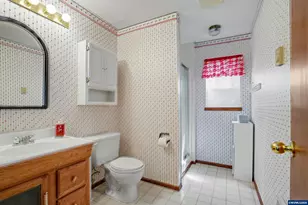 2451 SW Maplewood Dr, Dallas, OR 97338 - Photo 36