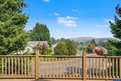2451 SW Maplewood Dr, Dallas, OR 97338 - Photo 18