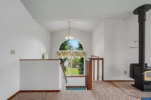 2451 SW Maplewood Dr, Dallas, OR 97338 - Photo 20