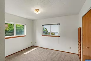 2451 SW Maplewood Dr, Dallas, OR 97338 - Photo 34