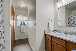2451 SW Maplewood Dr, Dallas, OR 97338 - Photo 30
