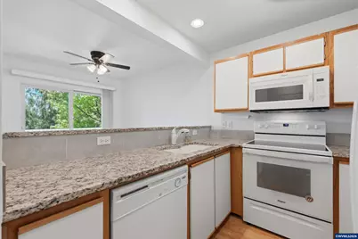 7163 SW Sagert, #109 St, Tualatin, OR 97062 - Photo 4