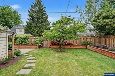 1635 Jefferson St NE, Salem, OR 97301 - Photo 24