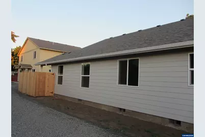 73 Park St, Lebanon, OR 97355 - Photo 22