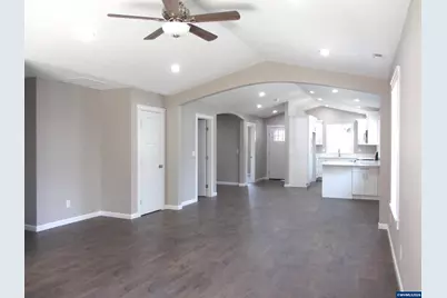 73 Park St, Lebanon, OR 97355 - Photo 6