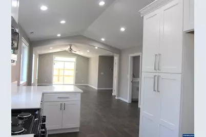 73 Park St, Lebanon, OR 97355 - Photo 10