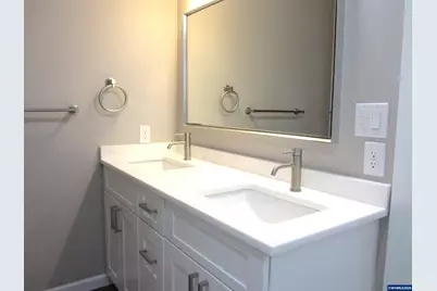 73 Park St, Lebanon, OR 97355 - Photo 16