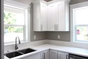 73 Park St, Lebanon, OR 97355 - Photo 4
