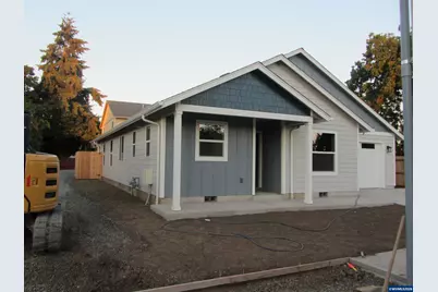 73 Park St, Lebanon, OR 97355 - Photo 2