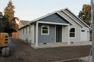 73 Park St, Lebanon, OR 97355 - Photo 2