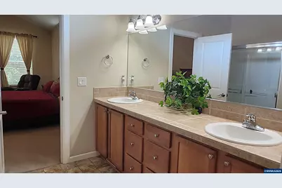 2577 Ian Av NW, Salem, OR 97304 - Photo 14